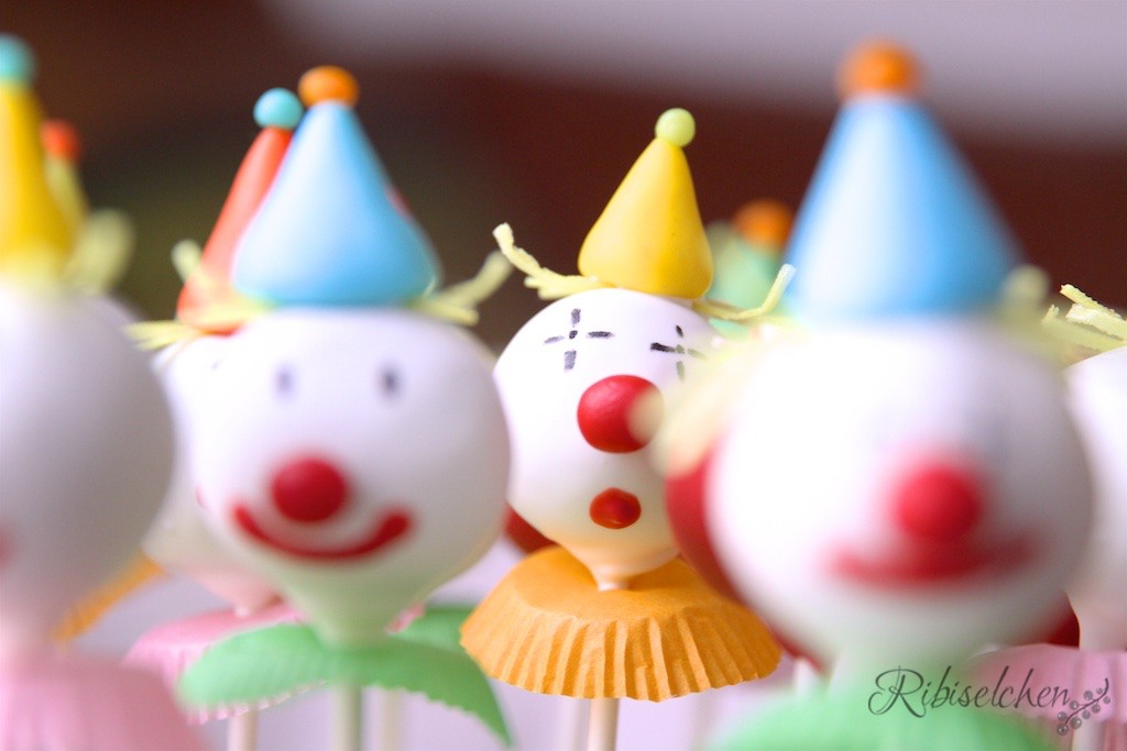 Clown Cake Pops