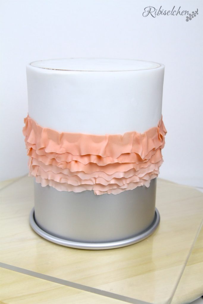 Fondant Rüschen Anleitung - Fondant Ruffles Cake