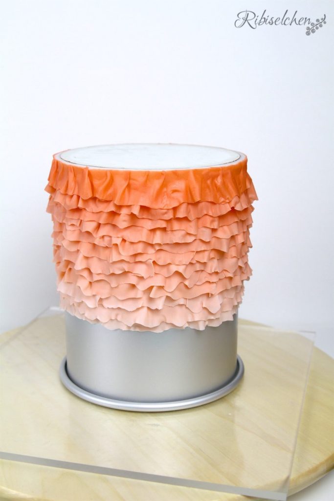 Fondant Rüschen Anleitung - Fondant Ruffles Cake