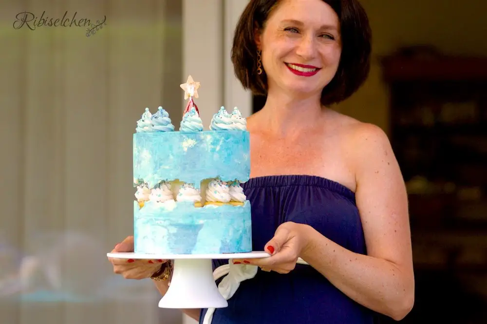 Babyparty Torte blau als Fault Line Torte