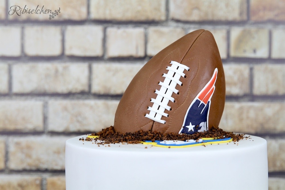 American Football Torte