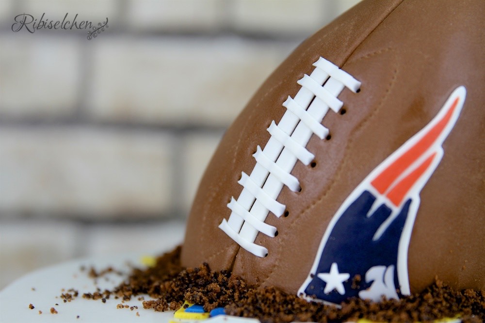 American Football Torte